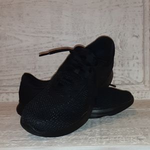 Nike revolution 4 size 10